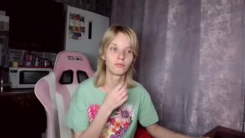 Snapshot of madelaines chatting on 06/25/26, 03:05 madelaines online show from 06/25/26, 03:05