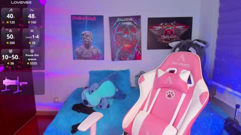 Snapshot of madeleine_shinobi chatting on 12/30/24, 12:32 Emily Only Fans online show from 12/30/24, 12:32