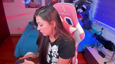 Snapshot of madeleine_shinobi chatting on 01/27/25, 09:11 Emily Only Fans online show from 01/27/25, 09:11