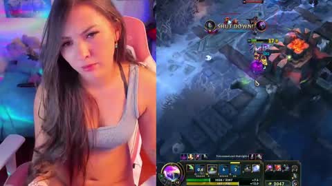 Snapshot of madeleine_shinobi chatting on 02/22/25, 12:16 Emily Only Fans online show from 02/22/25, 12:16