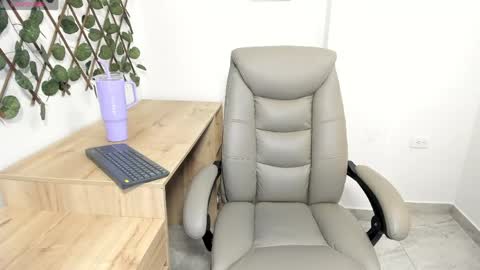 Madeleine  online show from 04/24/26, 12:57