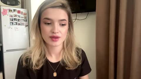Snapshot of madelenequirk chatting on 05/27/26, 01:30 Alisa online show from 05/27/26, 01:30