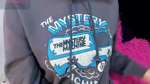 Snapshot of madelin_clerk chatting on 12/27/24, 02:01 Madelin Clerk online show from 12/27/24, 02:01