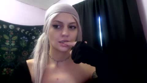 Snapshot of madelinevalentine chatting on 10/04/25, 12:14 madeline online show from 10/04/25, 12:14