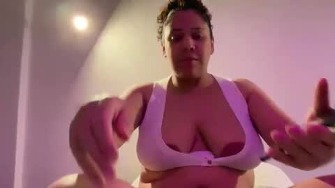 madellein online show from 02/02/26, 12:53