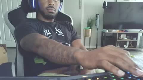 madevonte online show from 04/02/26, 07:00