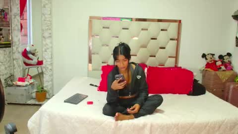 madelyn roses online show from 11/28/25, 10:23