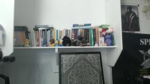 Snapshot of madfeather chatting on 10/27/25, 07:51 Letty online show from 10/27/25, 07:51