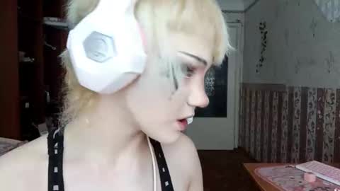 Snapshot of madgezari chatting on 03/03/26, 07:25 Alice Kaneki online show from 03/03/26, 07:25