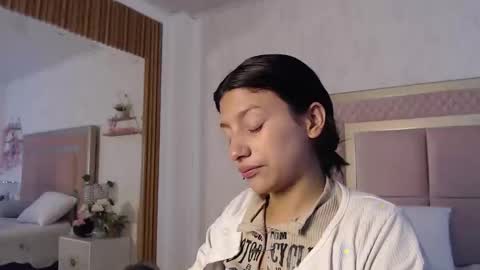 madhison_5 online show from 04/09/26, 12:21