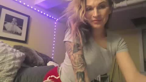 Madie Ray online show from 01/08/26, 07:10