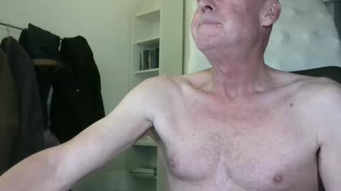 Snapshot of madio1187940 chatting on 11/20/25, 09:58 madio1187940 online show from 11/20/25, 09:58