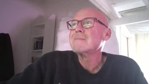 Snapshot of madio1187940 chatting on 11/24/25, 12:16 madio1187940 online show from 11/24/25, 12:16