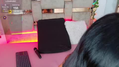 Snapshot of madison_07 chatting on 10/06/25, 09:56 madison online show from 10/06/25, 09:56