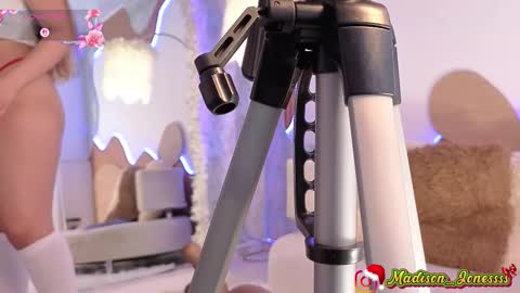    online show from 01/10/26, 07:04