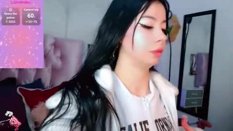 madison_oli online show from 11/28/25, 04:53