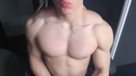 madisonboy2 online show from 11/05/25, 10:21