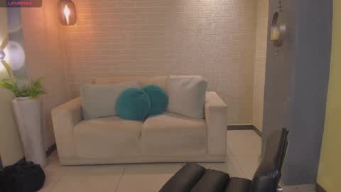 Maddi Collins online show from 10/21/25, 02:01