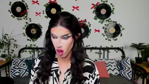 madisonesprit online show from 04/19/26, 03:06