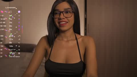 Snapshot of madisonsanford chatting on 03/10/25, 06:16 thumbs up thx you so much MODEL INDEPENDENT online show from 03/10/25, 06:16