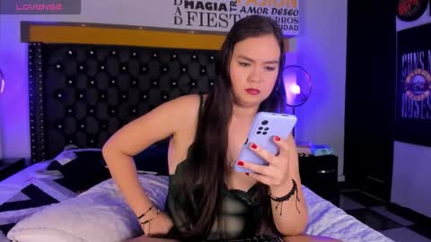 Snapshot of madisson7 chatting on 11/12/25, 03:29 Madisson online show from 11/12/25, 03:29