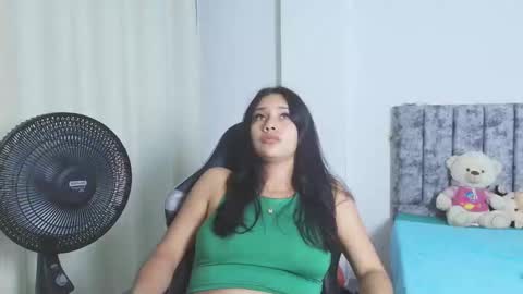 Snapshot of madisson__sexx chatting on 12/16/25, 05:45 Valentina online show from 12/16/25, 05:45