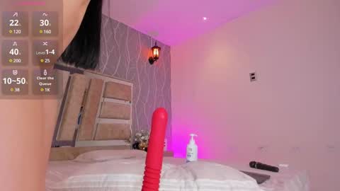 Snapshot of madisson_fox1 chatting on 02/27/25, 03:37 online show from 02/27/25, 03:37