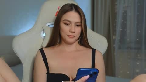 Madi Soon online show from 02/12/25, 04:11