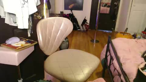 Snapshot of maditron chatting on 02/20/26, 11:27 Maditron online show from 02/20/26, 11:27