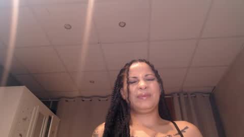 Snapshot of madiysony chatting on 06/09/26, 05:52 madiysony online show from 06/09/26, 05:52