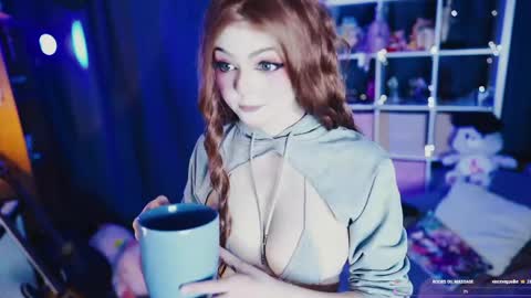 Snapshot of madnessalise chatting on 04/29/26, 02:43 Alice online show from 04/29/26, 02:43