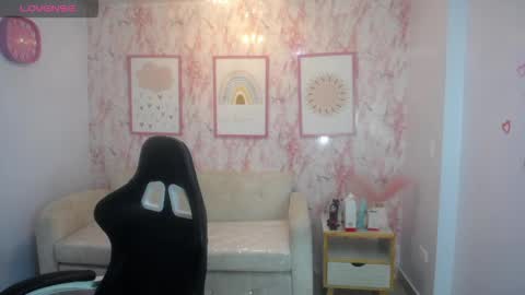 Snapshot of mady0619_ch chatting on 04/29/26, 12:53 Mady online show from 04/29/26, 12:53