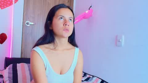 Snapshot of mady_gh chatting on 10/21/25, 04:13 mady online show from 10/21/25, 04:13