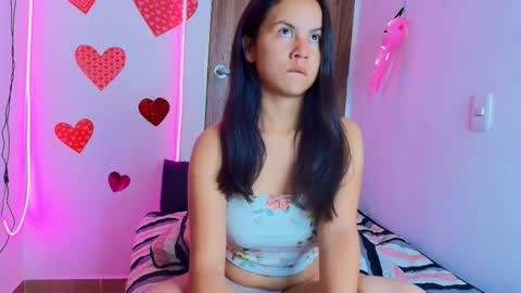 Snapshot of mady_gh chatting on 10/25/25, 05:15 mady online show from 10/25/25, 05:15