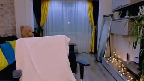 Madye Roberts online show from 11/24/25, 11:48