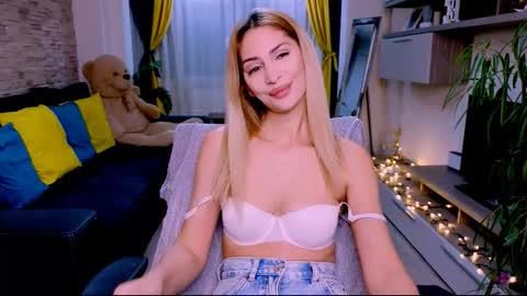 Madye Roberts online show from 12/13/25, 10:37