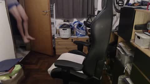 Snapshot of madziula chatting on 02/17/25, 03:58 Peter online show from 02/17/25, 03:58