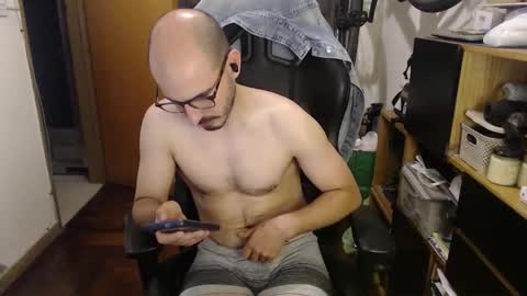 Snapshot of madziula chatting on 11/26/25, 02:56 Peter online show from 11/26/25, 02:56