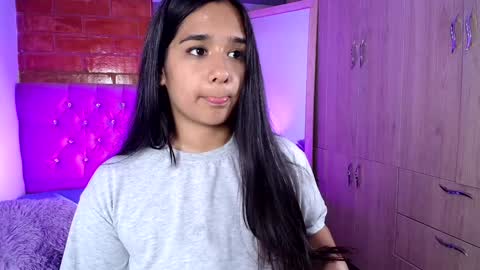 Snapshot of maeena chatting on 12/10/24, 03:30 maeena online show from 12/10/24, 03:30