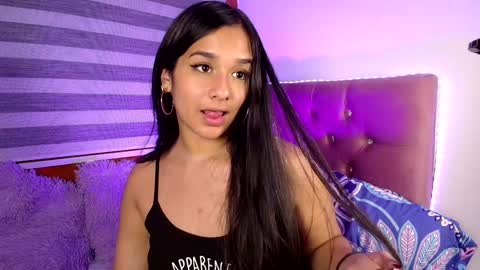 Snapshot of maeena chatting on 01/15/25, 03:43 maeena online show from 01/15/25, 03:43