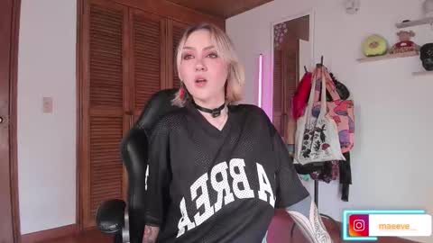 Maeve  schedule 11 am- 530 pm colombia time  online show from 11/21/25, 03:54