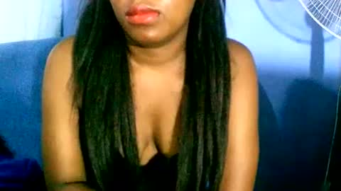 Snapshot of maelahlove chatting on 12/03/24, 03:09 MaelahLove online show from 12/03/24, 03:09