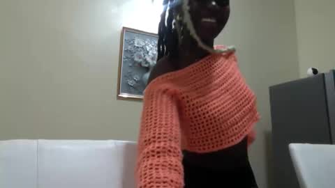 Snapshot of maelys_t chatting on 05/14/26, 07:53 Maelys online show from 05/14/26, 07:53