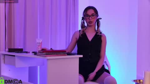 M. online show from 03/06/25, 07:21