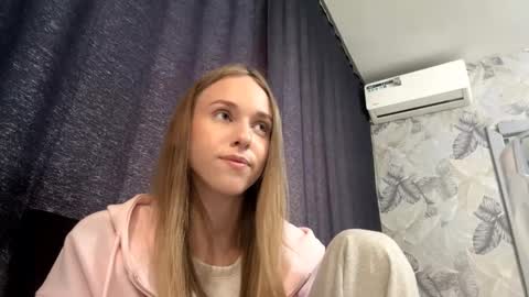 Snapshot of mafaldatefera chatting on 02/21/26, 06:25 Sara online show from 02/21/26, 06:25