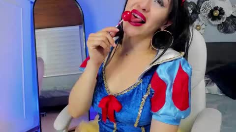 Maria Fernanda online show from 10/30/25, 08:42