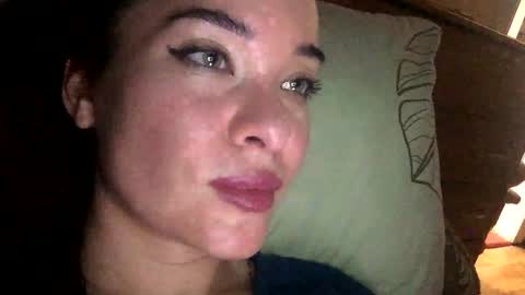 magggg658318 online show from 01/01/25, 02:42