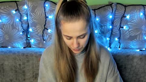 Maggie online show from 12/03/24, 03:20