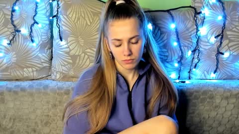 Maggie online show from 01/11/25, 01:48