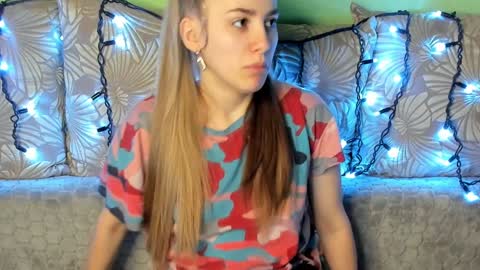 Maggie online show from 02/01/25, 03:41